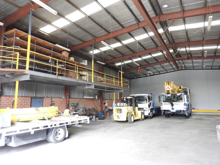 Click to view all images 40-42 Macbeth Street Braeside VIC 3195 - Image 3