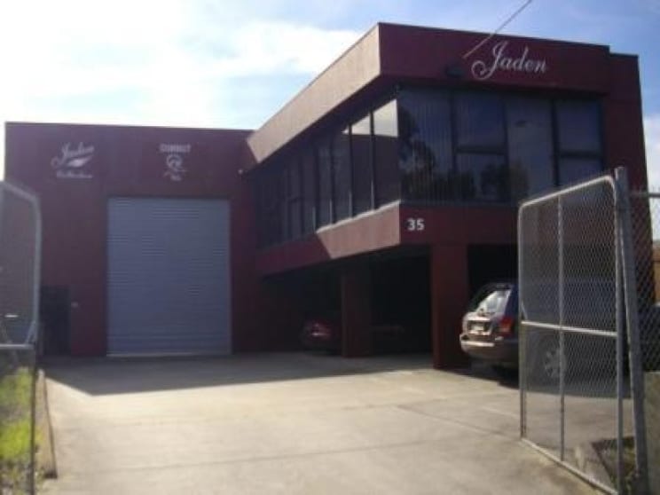 Click to view all images 35 Governor Road Mordialloc VIC 3195 - Image 1