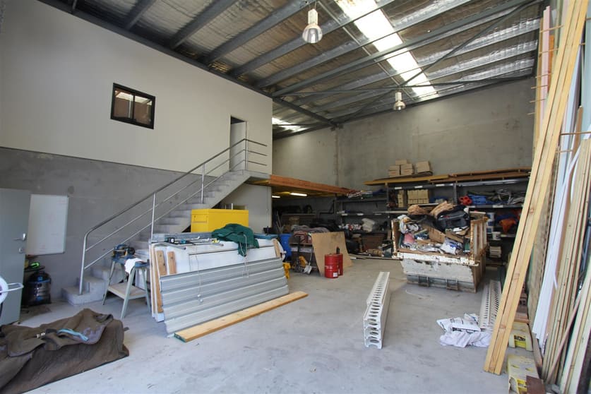 Click to view all images 2/74-76 Oak Road Kirrawee NSW 2232 - Image 2