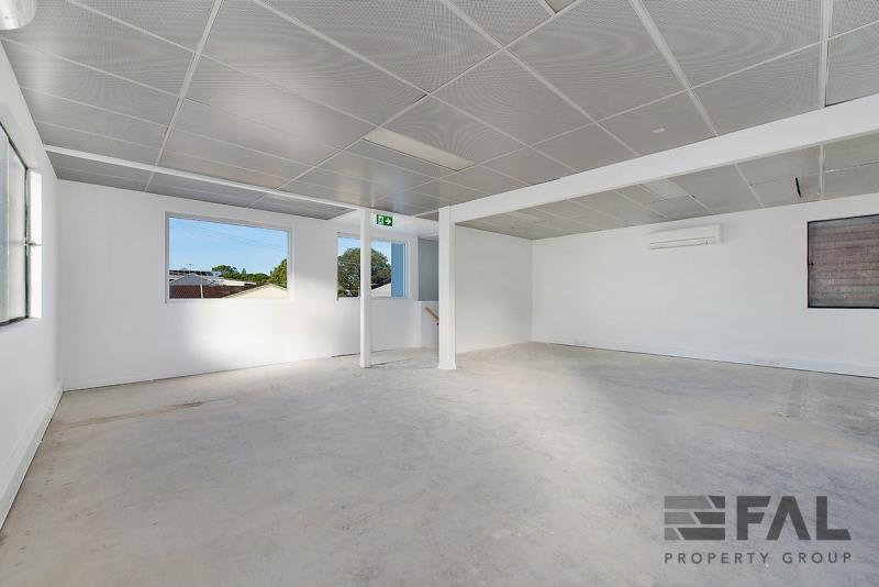 Click to view all images 124 Brisbane Road Booval QLD 4304 - Image 3