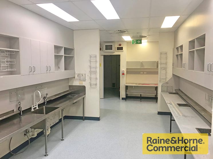 Click to view all images 1/40 Station Road Indooroopilly QLD 4068 - Image 3