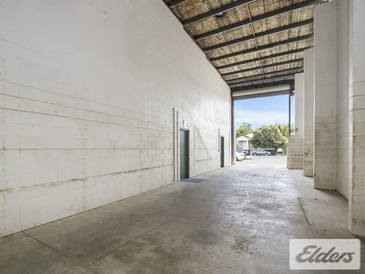 Click to view all images 12 Heussler Terrace Milton QLD 4064 - Image 2