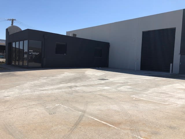 Click to view all images 14 Halley Cresent Campbellfield VIC 3061 - Image 3