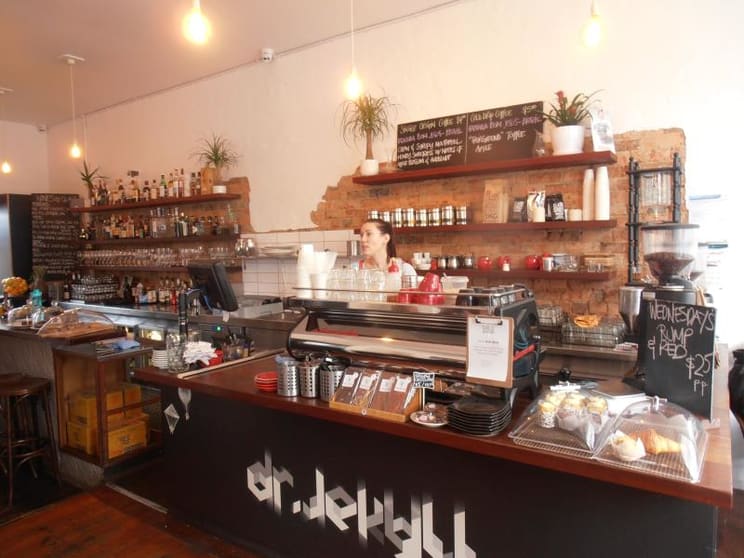 Click to view all images 107 Grey Street St Kilda VIC 3182 - Image 3