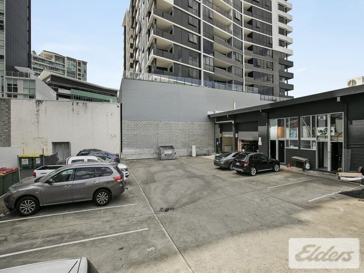 Click to view all images 7/8 Leopold Street Newstead QLD 4006 - Image 3