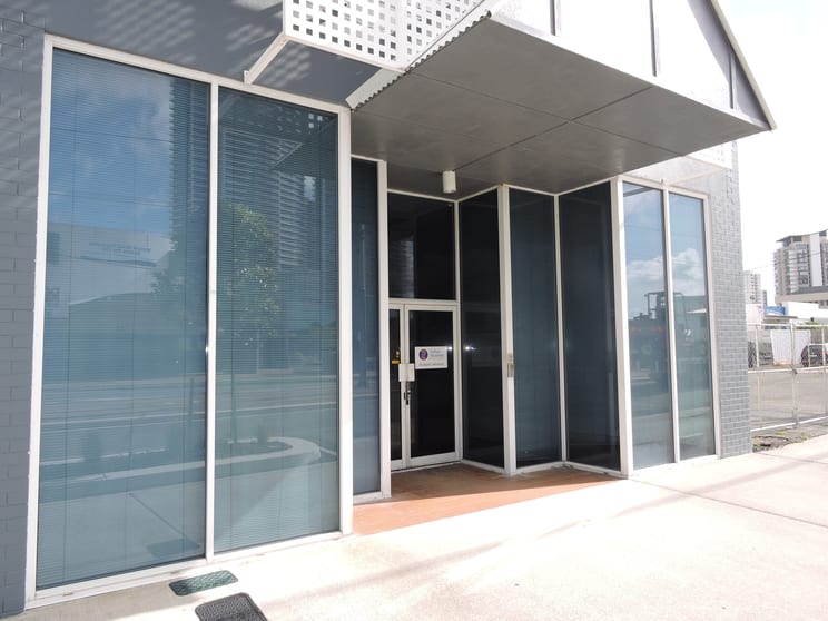 Click to view all images 73 Nerang Street Southport QLD 4215 - Image 3