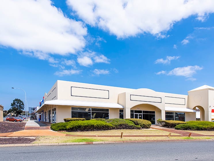 Click to view all images 3/210 Winton Road Joondalup WA 6027 - Image 3