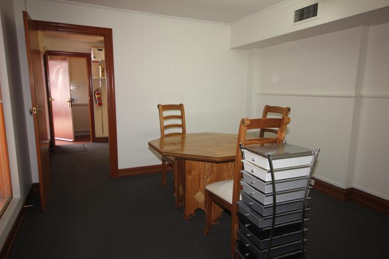 Click to view all images 81 Canterbury Road Canterbury VIC 3126 - Image 3