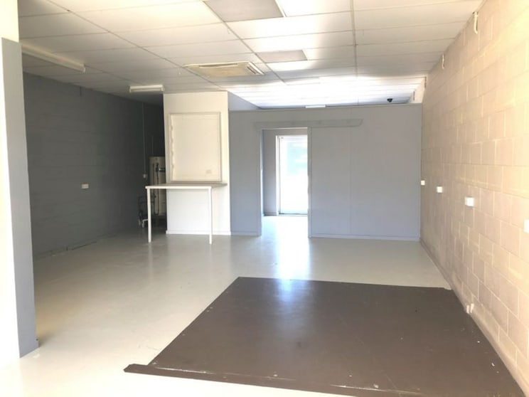 Click to view all images Shop 2/384 French Avenue Frenchville QLD 4701 - Image 2