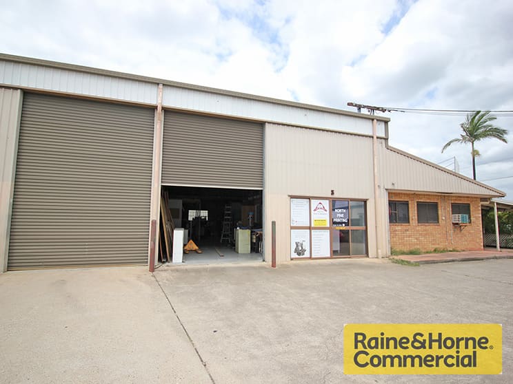 Click to view all images 3/3 Moonbi Street Brendale QLD 4500 - Image 1