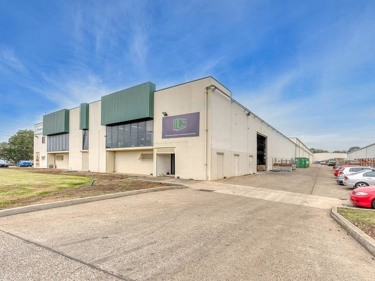 Click to view all images Unit 1a/1 Swaffham Road Minto NSW 2566 - Image 1