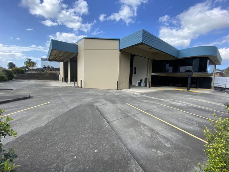 Click to view all images 80 Achievement Crescent Acacia Ridge QLD 4110 - Image 1