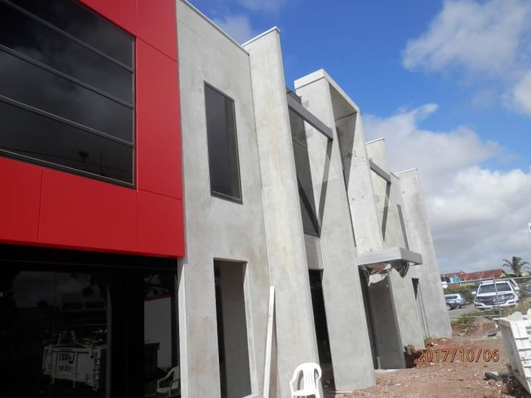 Click to view all images Unit 1/102 Old Geelong Road Hoppers Crossing VIC 3029 - Image 2