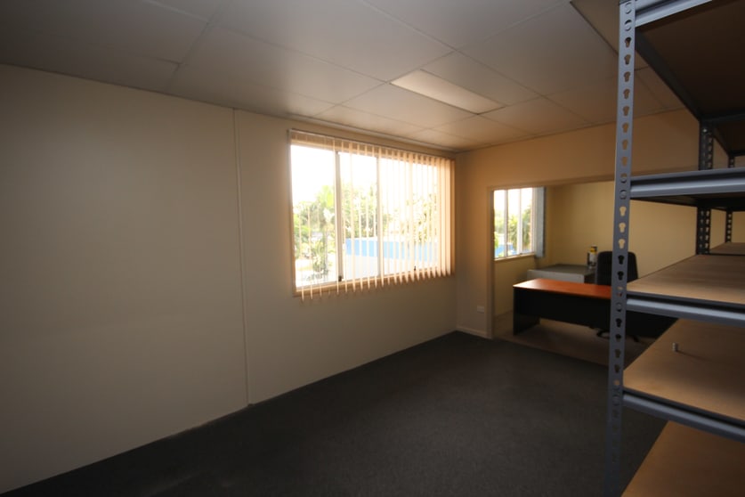 Click to view all images 1/11 Carlton Street Kirwan QLD 4817 - Image 3