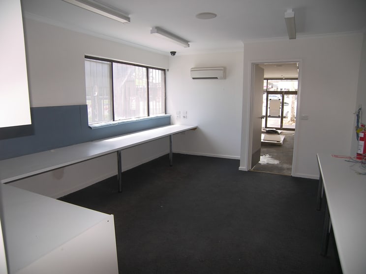114 High Street Kangaroo Flat VIC 3555 - Image 3