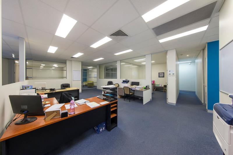 Click to view all images Fairfield NSW 2165 - Image 3