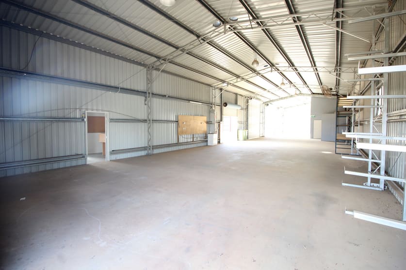 Click to view all images 7 Tradewinds Court Glenvale QLD 4350 - Image 3