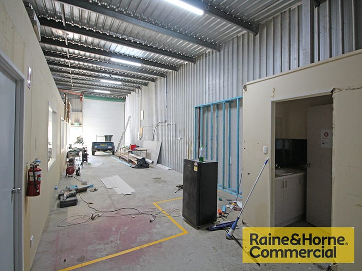 Click to view all images 4/54 Paisley Drive Lawnton QLD 4501 - Image 2