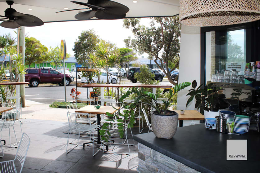Click to view all images 1A/19 Birtwill Street Coolum Beach QLD 4573 - Image 2
