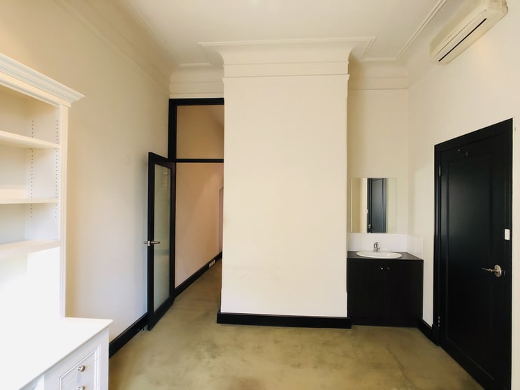 Click to view all images Suite 2/228 Clarendon Street East Melbourne VIC 3002 - Image 1