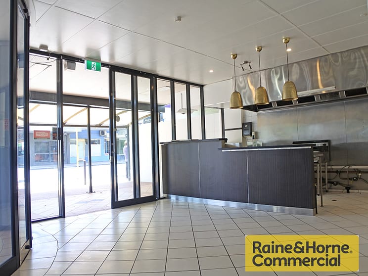 Click to view all images 2/281 Sandgate Road Albion QLD 4010 - Image 3