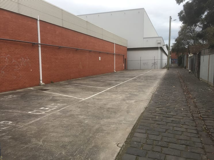 Click to view all images 18 Robertson Street Kensington VIC 3031 - Image 3