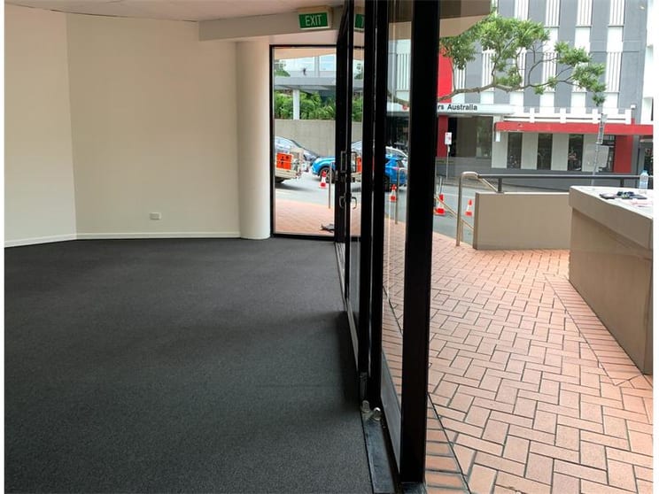Click to view all images 1/470 Upper Edward Street Spring Hill QLD 4000 - Image 3