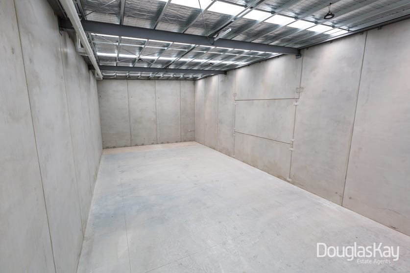 Click to view all images 2/2 Carrington Drive Albion VIC 3020 - Image 3