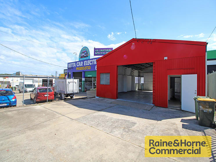 Click to view all images Clontarf QLD 4019 - Image 1