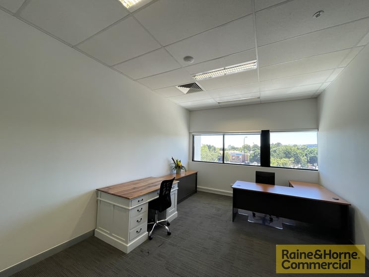 Click to view all images Suite 3/1.01/15 Discovery Drive North Lakes QLD 4509 - Image 2