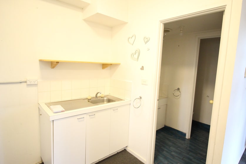 Click to view all images 1/230 Main Street Mornington VIC 3931 - Image 3