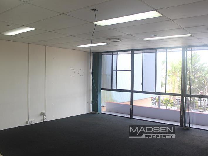 Click to view all images Unit 1/43 Collinsvale Street Rocklea QLD 4106 - Image 2