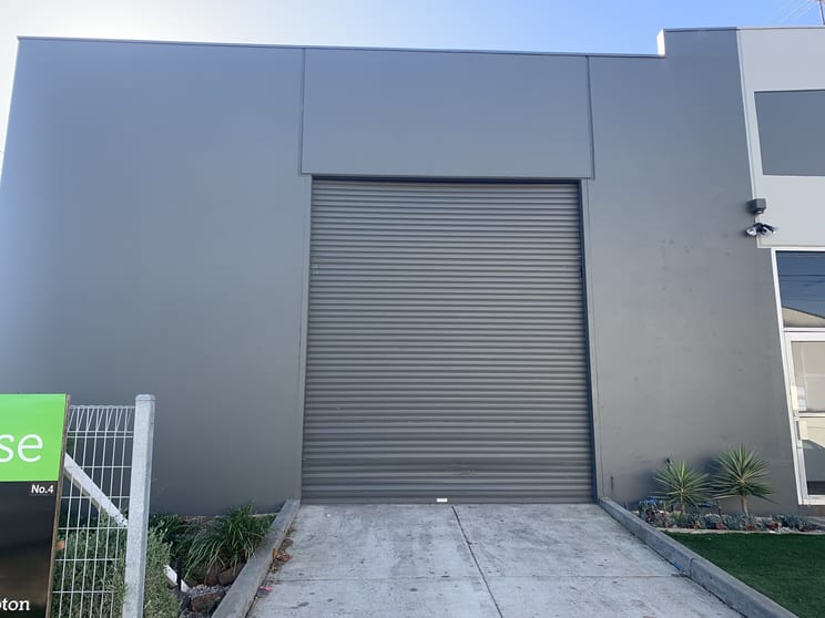 Click to view all images 4/32 Chelmsford Street Williamstown VIC 3016 - Image 3