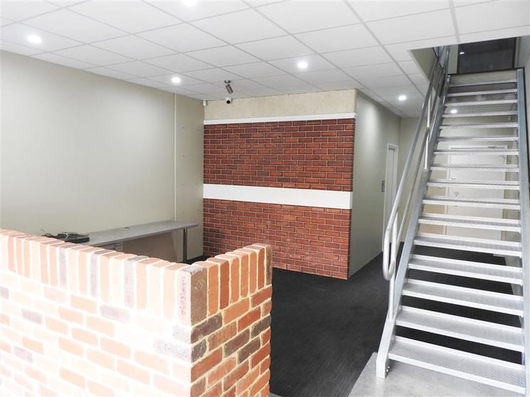 Click to view all images 4/13 Alex Wood Drive Forrestdale WA 6112 - Image 2