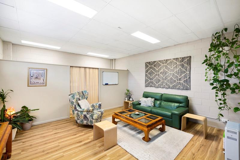 Click to view all images 30-32 McAdam Square Croydon VIC 3136 - Image 1