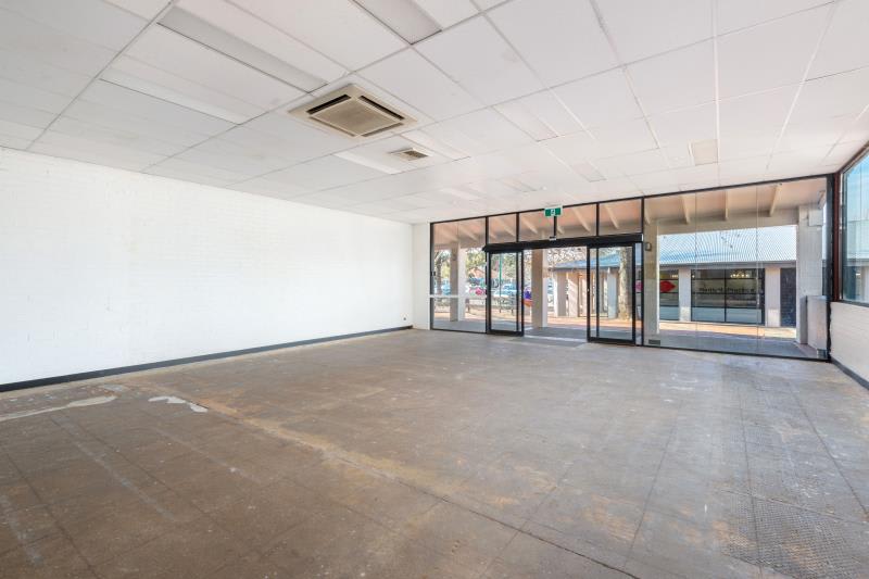 Click to view all images 23 Charnwood Place Charnwood ACT 2615 - Image 3