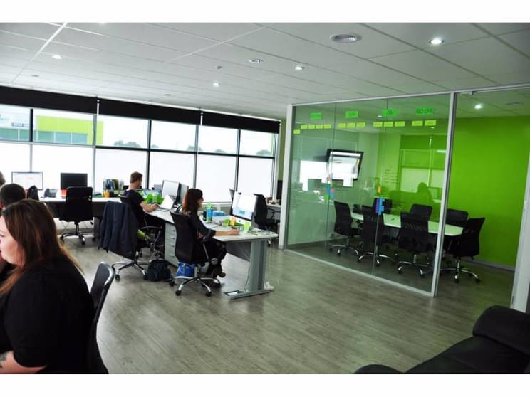 Click to view all images 4a/277 Heaths Road Werribee VIC 3030 - Image 3