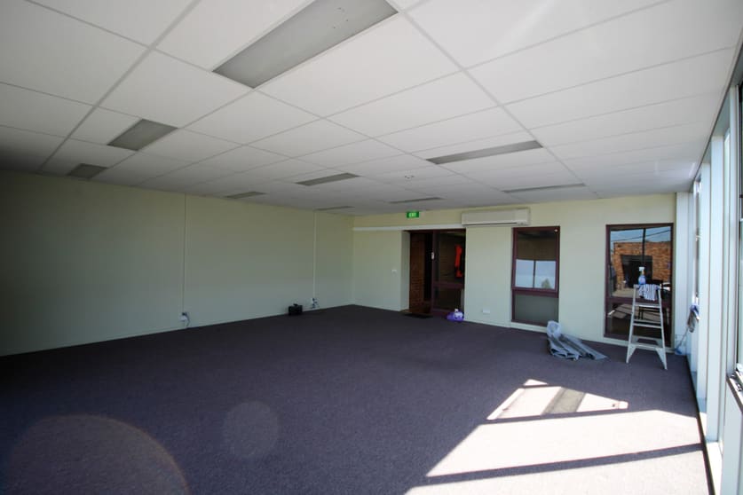 Click to view all images 15 Kareela Street Mordialloc VIC 3195 - Image 3