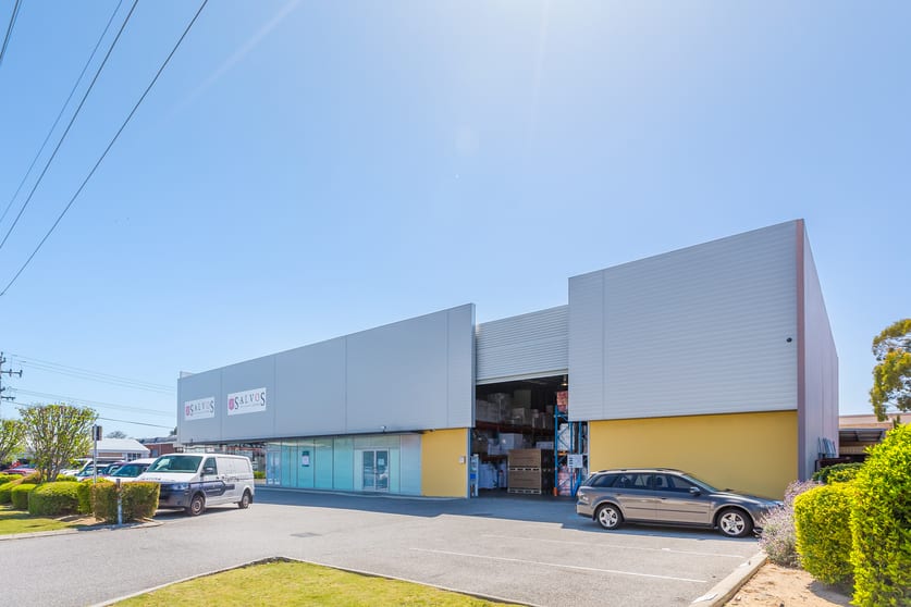 Click to view all images 1 - 3 Hayden Court Myaree WA 6154 - Image 2