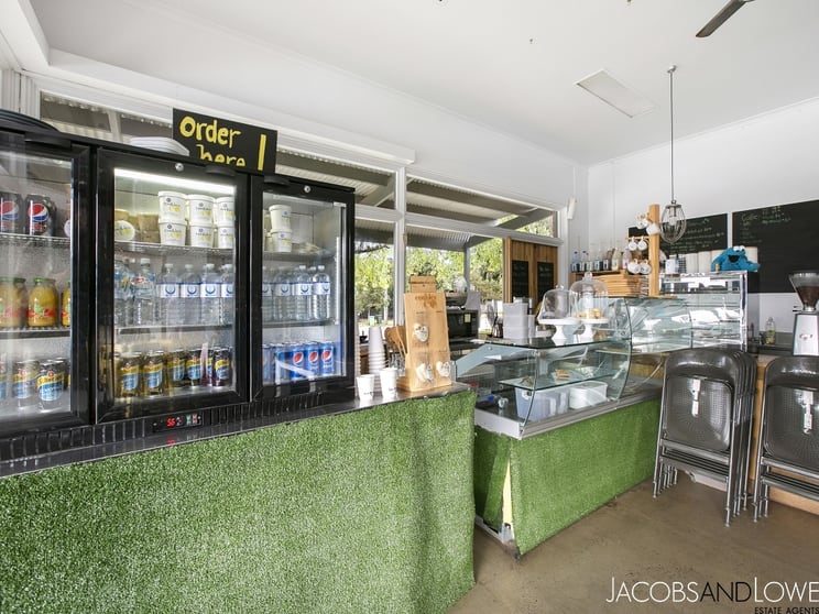 Click to view all images 10/33 Cook Street Flinders VIC 3929 - Image 3