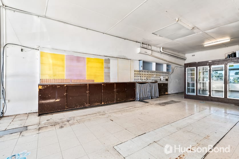 Click to view all images 706 Doncaster Road Doncaster VIC 3108 - Image 2