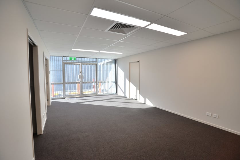 Click to view all images Unit 3/3375 Pacific Highway Slacks Creek QLD 4127 - Image 3