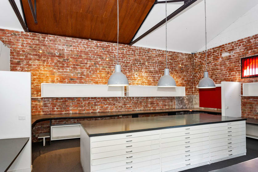 Click to view all images 2 Thomas Street Richmond VIC 3121 - Image 2