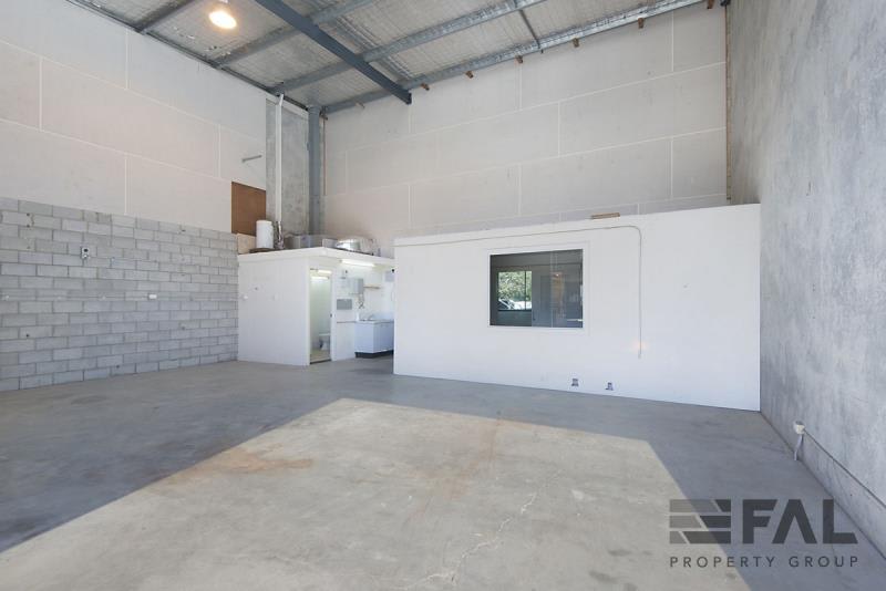 Click to view all images Unit 8/55 Links Avenue Eagle Farm QLD 4009 - Image 2