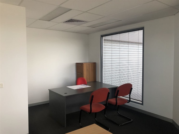Click to view all images 14 Lillee Crescent Tullamarine VIC 3043 - Image 3