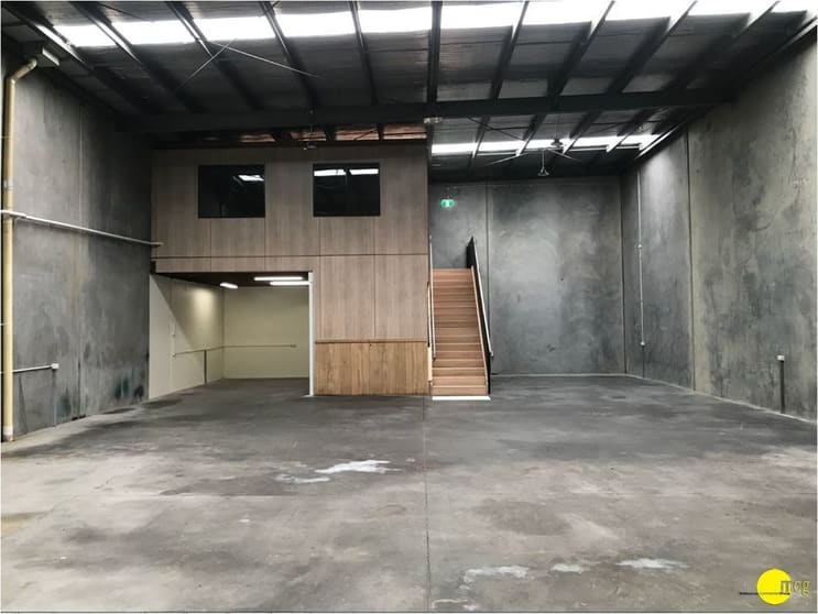 Click to view all images 1/19 Barrie Road Tullamarine VIC 3043 - Image 3