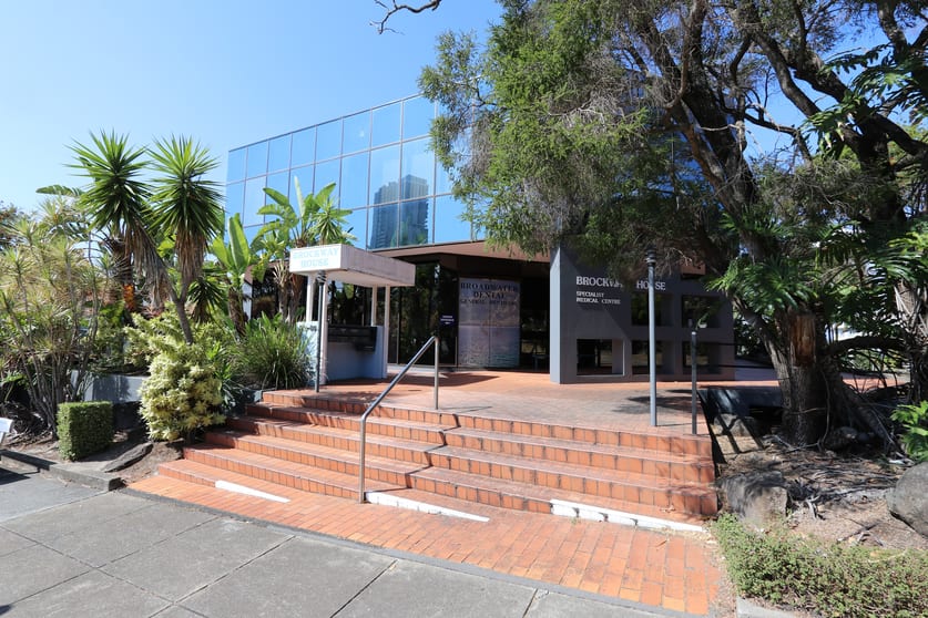 Click to view all images 4/82 Queen Street Southport QLD 4215 - Image 1