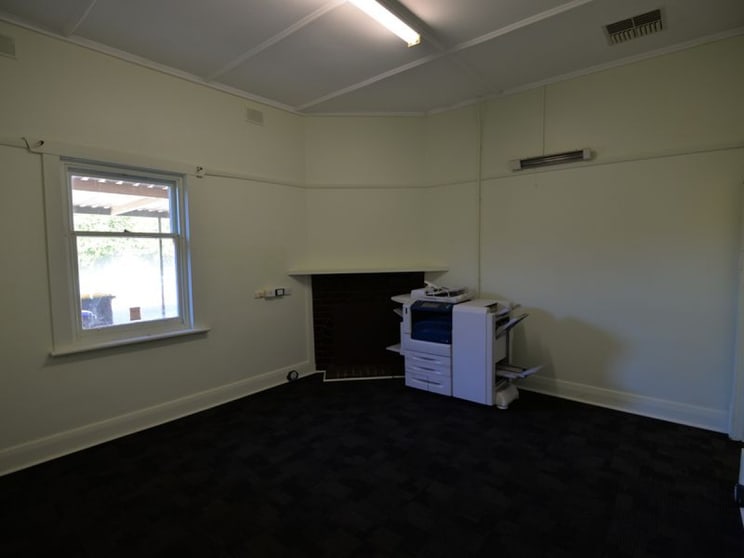 Click to view all images 68 Day Terrace West Croydon SA 5008 - Image 3