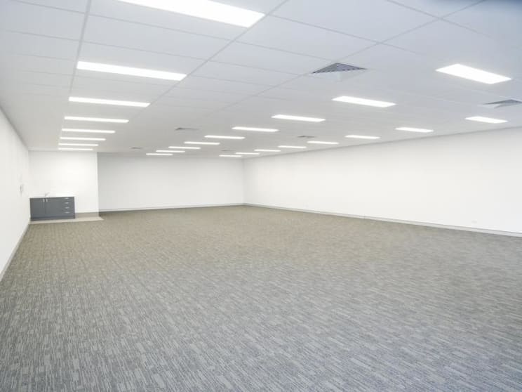 Click to view all images 5 Pioneer Avenue Tuggerah NSW 2259 - Image 3