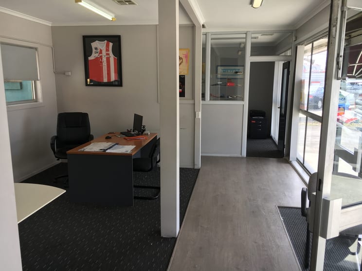 Click to view all images 1379 Sydney road Fawkner VIC 3060 - Image 3